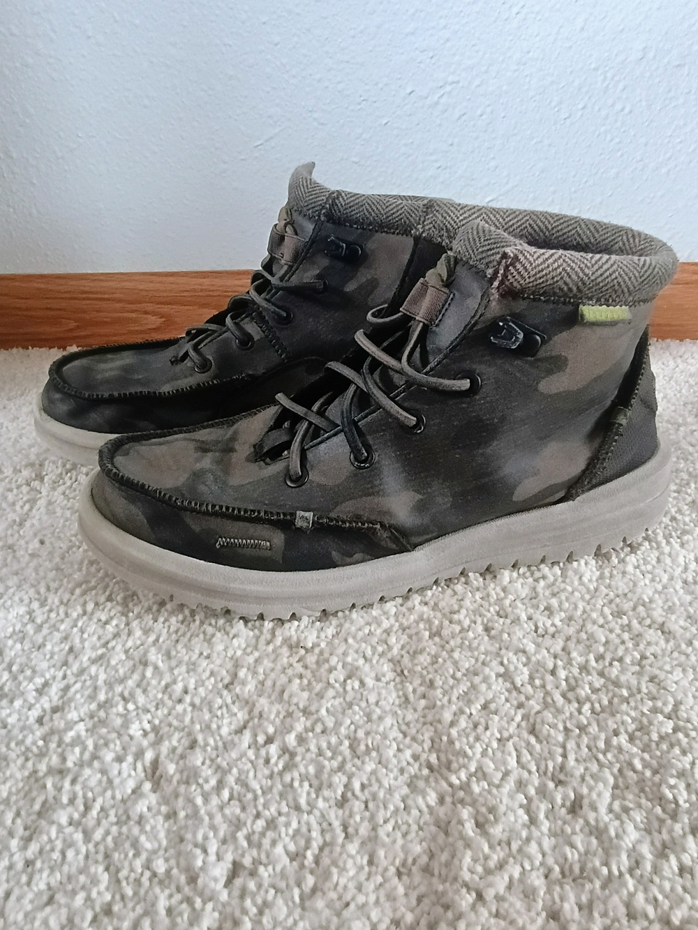 Hey Dude Woodland Camo Ankle Boots US 6 Lightweight Lace Up Casual Chukka Shoes